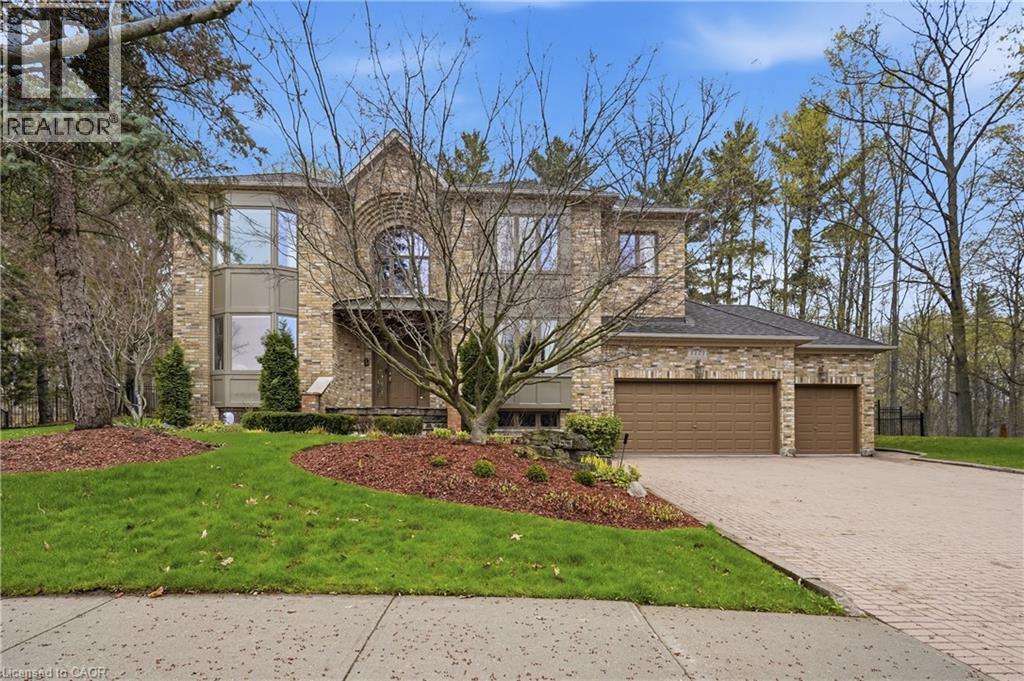 1121 Forestvale Drive, Burlington, Ontario  L7P 4W3 - Photo 2 - 40824925