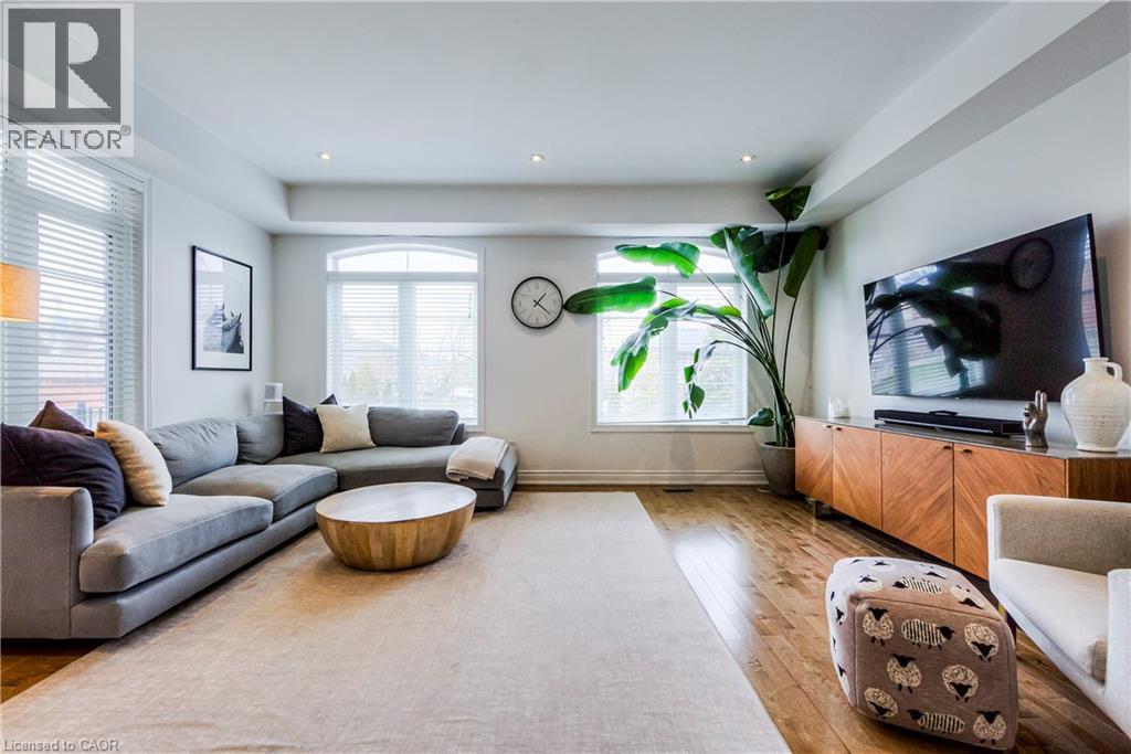 321 Dalesford Road, Toronto, Ontario  M8Y 1G8 - Photo 4 - 40825267