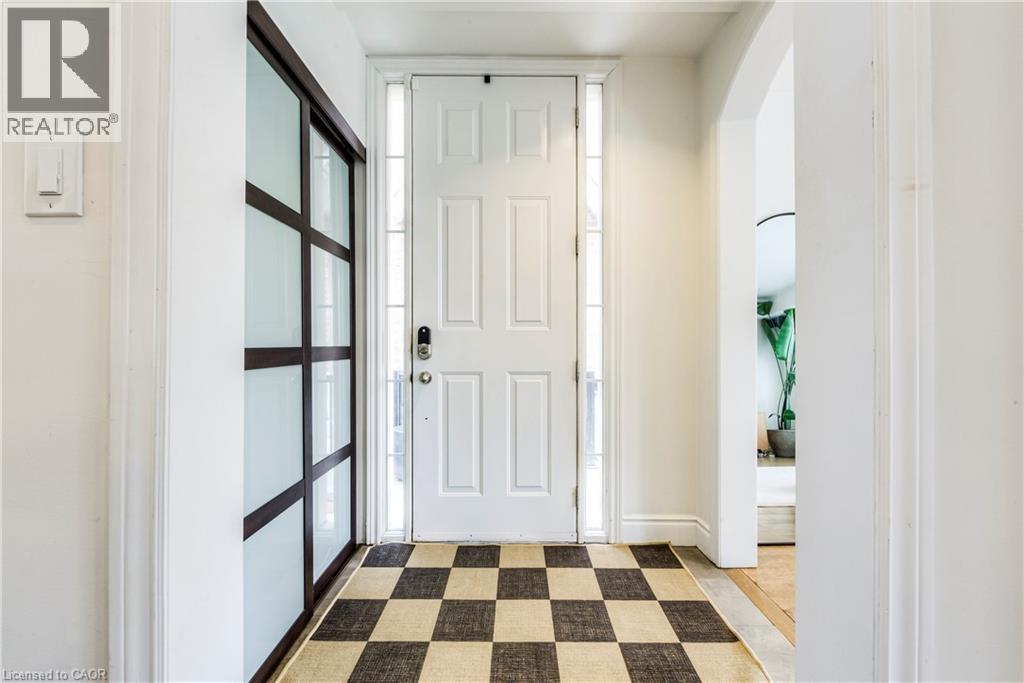 321 Dalesford Road, Toronto, Ontario  M8Y 1G8 - Photo 3 - 40825267