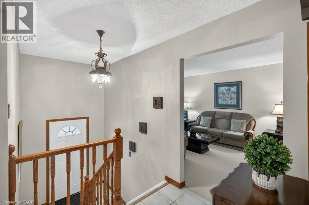 190 Deschene Avenue, Hamilton, Ontario  L9A 3K2 - Photo 9 - 40825348