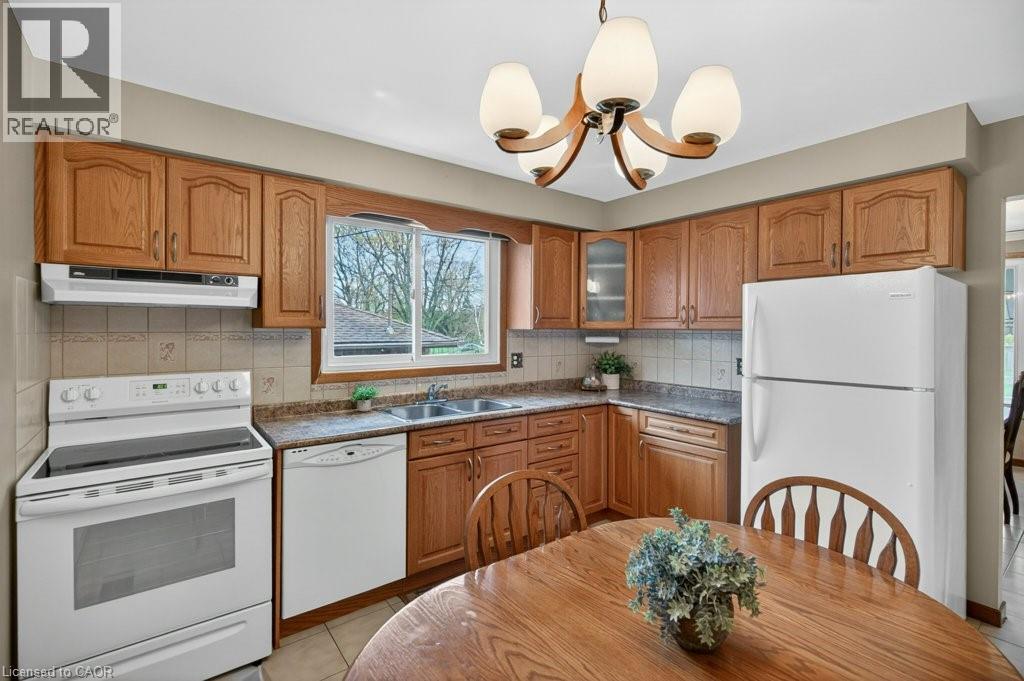 190 Deschene Avenue, Hamilton, Ontario  L9A 3K2 - Photo 17 - 40825348
