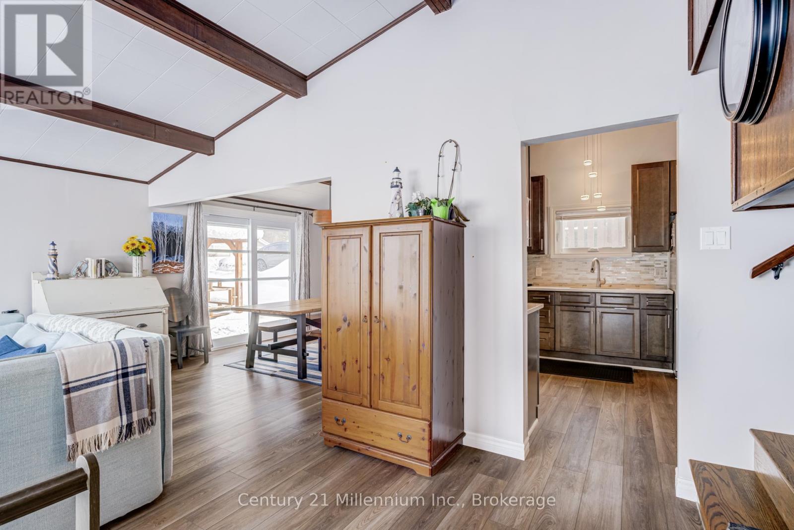 537 George Street, South Bruce Peninsula, Ontario  N0H 2T0 - Photo 12 - X12835918