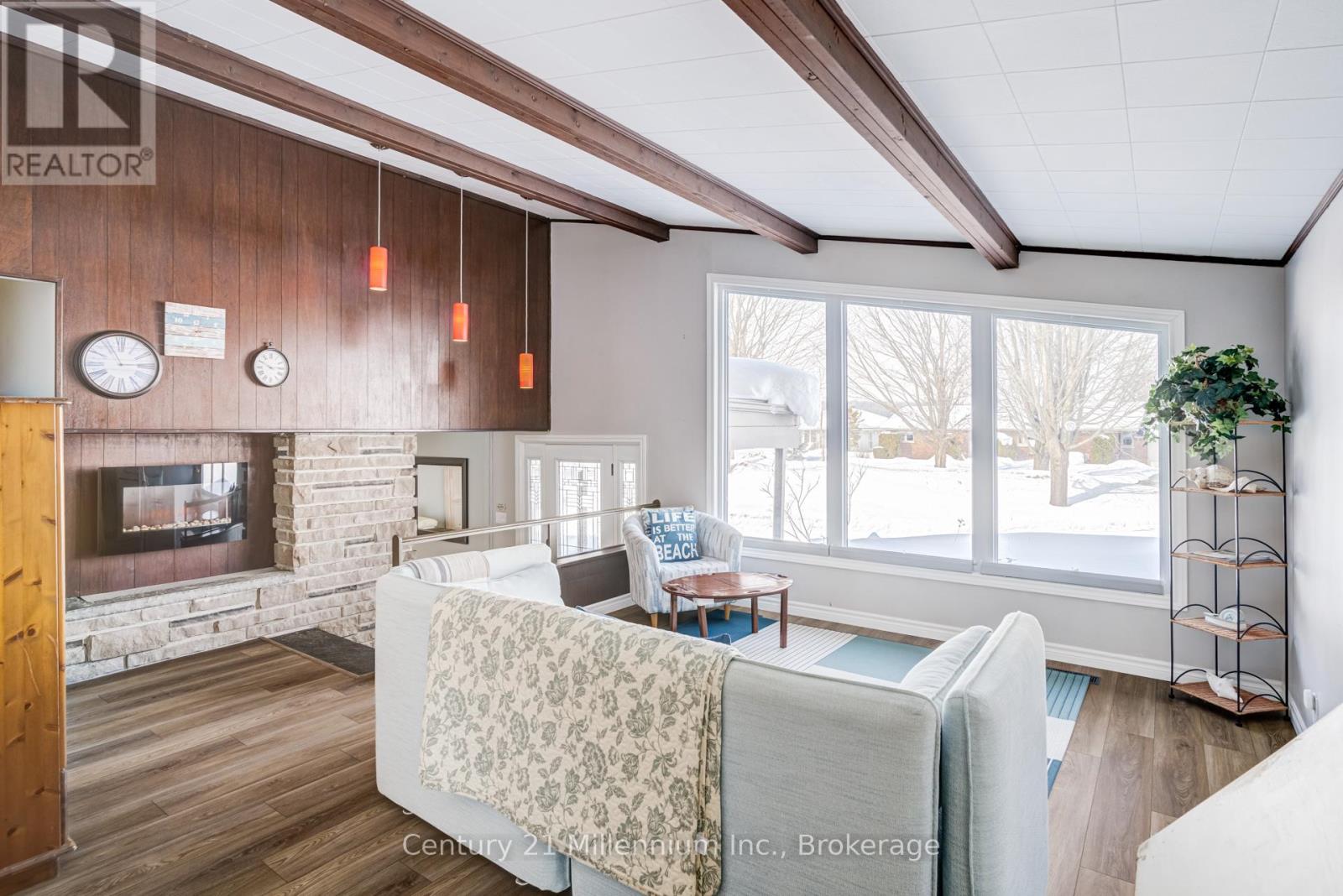 537 George Street, South Bruce Peninsula, Ontario  N0H 2T0 - Photo 19 - X12835918