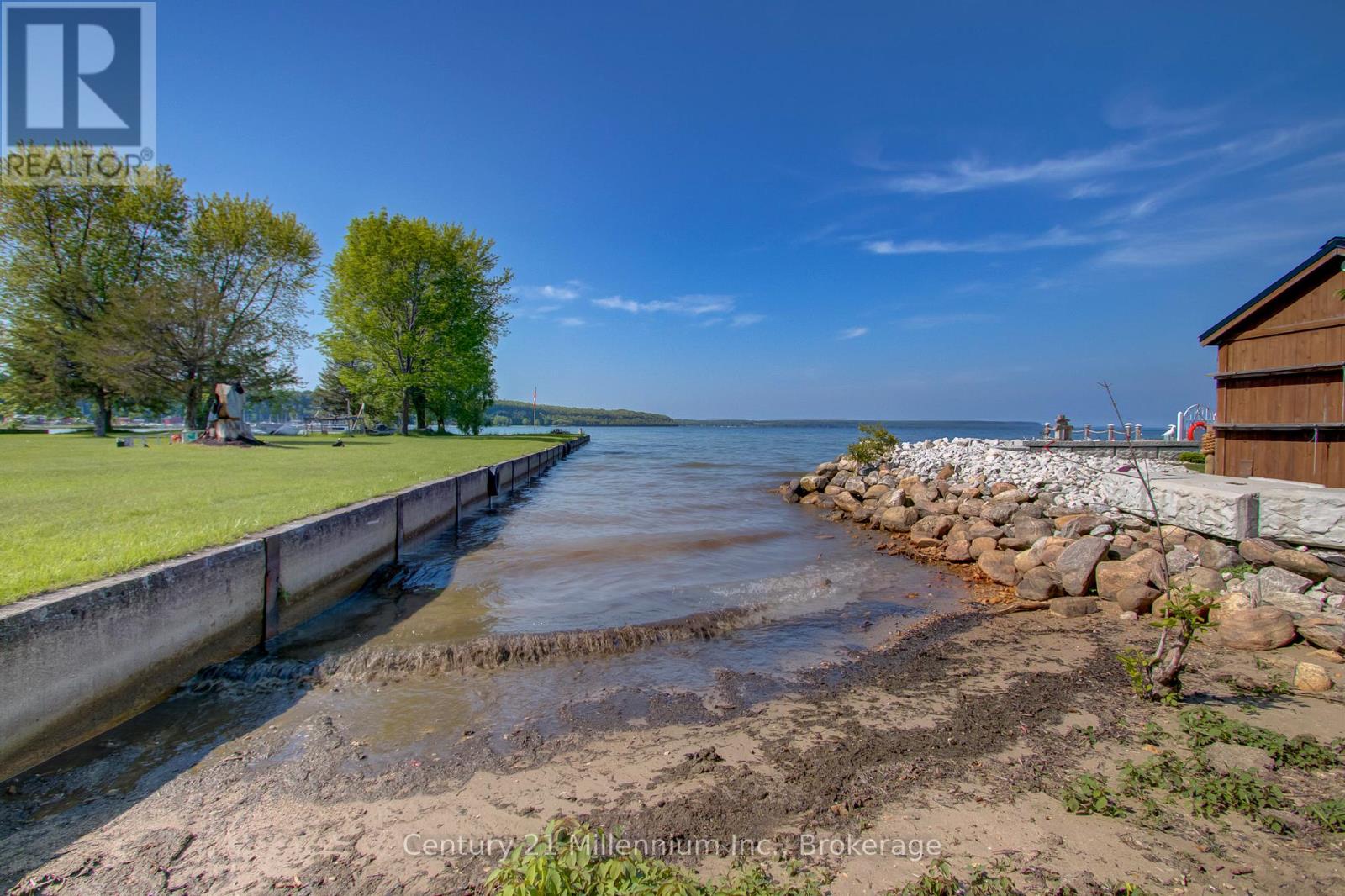 537 George Street, South Bruce Peninsula, Ontario  N0H 2T0 - Photo 6 - X12835918