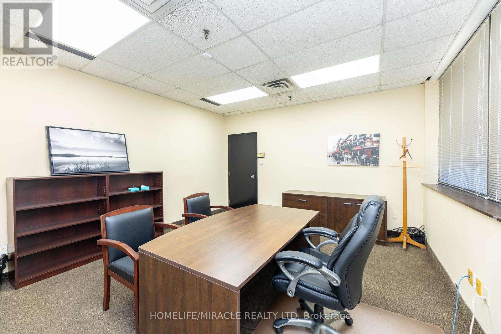 11 Automatic Road E, Brampton, Ontario  L6S 4K6 - Photo 7 - W13061758