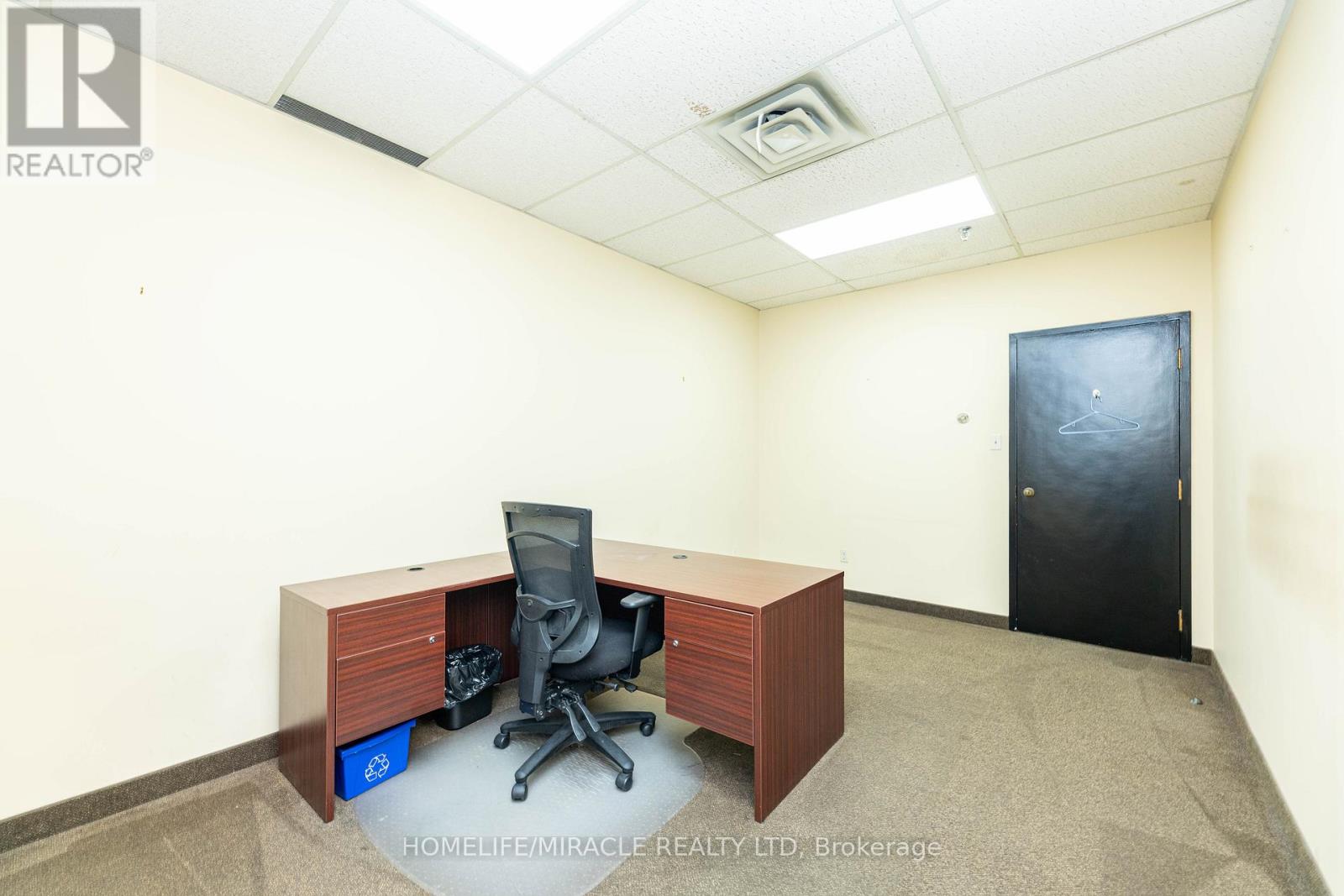 11 Automatic Road E, Brampton, Ontario  L6S 4K6 - Photo 9 - W13061758