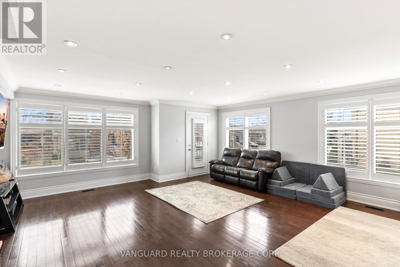 106 St. George Street, Toronto, Ontario  M8Z 3Y7 - Photo 10 - W13061812