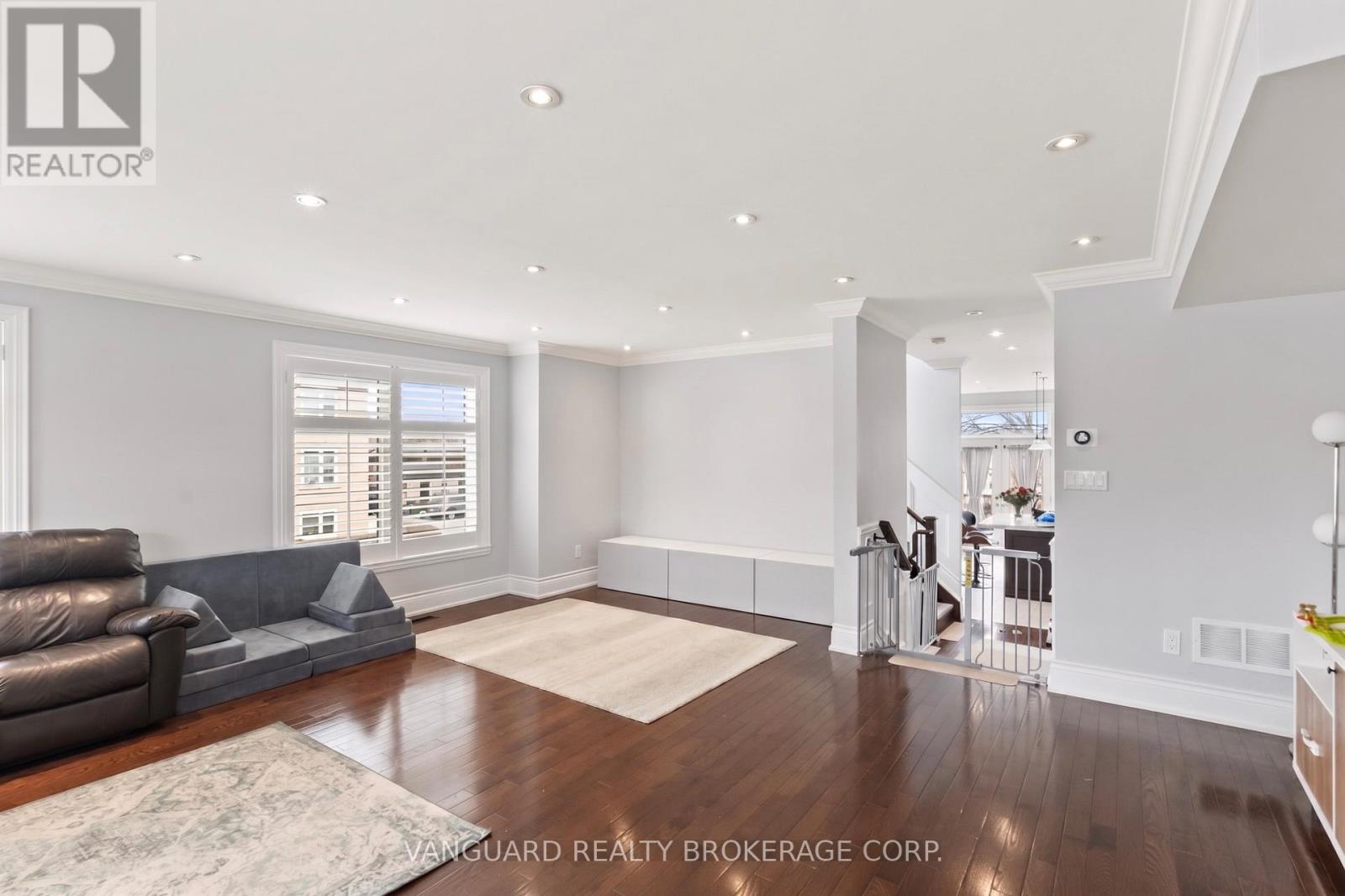 106 St. George Street, Toronto, Ontario  M8Z 3Y7 - Photo 11 - W13061812