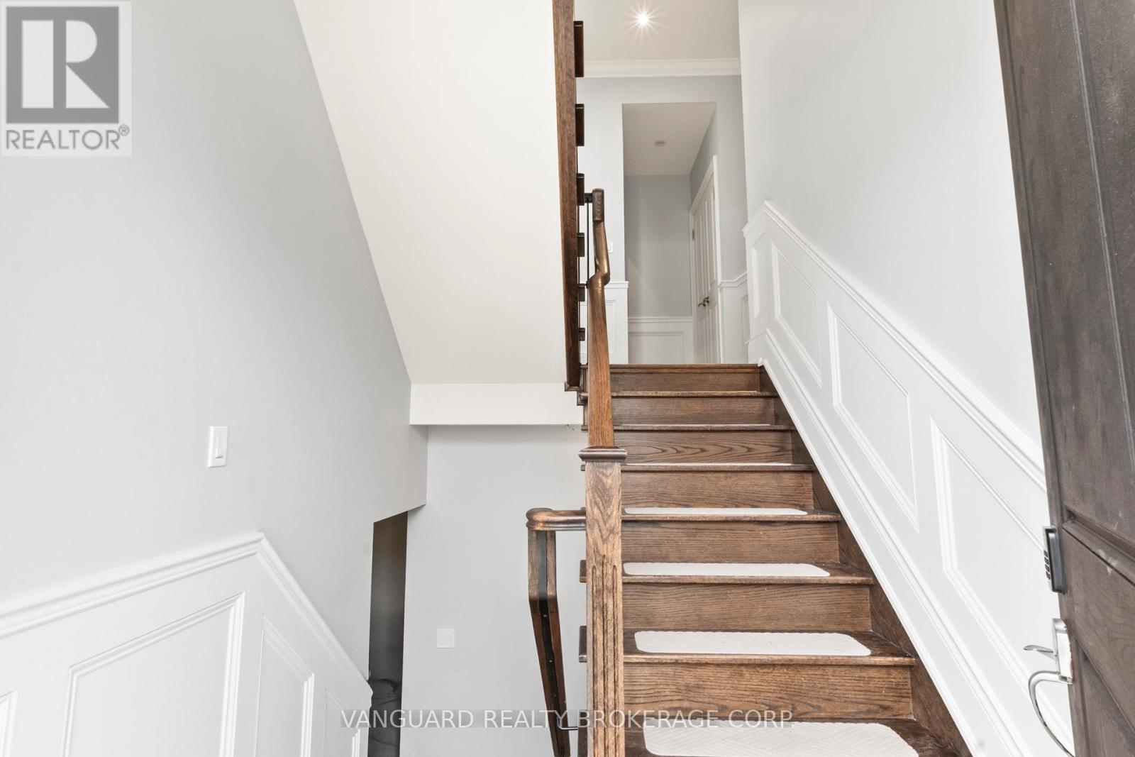 106 St. George Street, Toronto, Ontario  M8Z 3Y7 - Photo 5 - W13061812