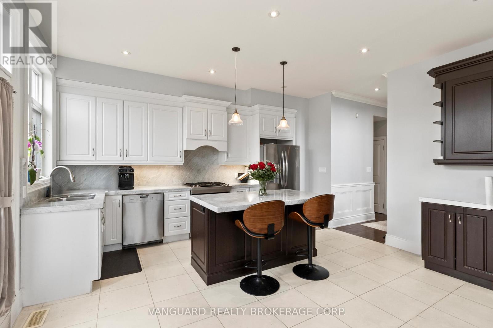 106 St. George Street, Toronto, Ontario  M8Z 3Y7 - Photo 6 - W13061812