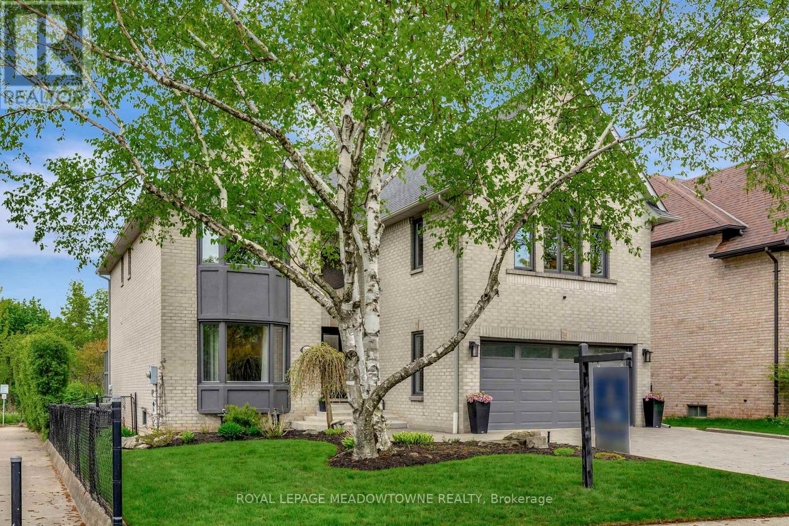 2008 Peak Place, Oakville, Ontario  L6H 5T2 - Photo 1 - W13061860