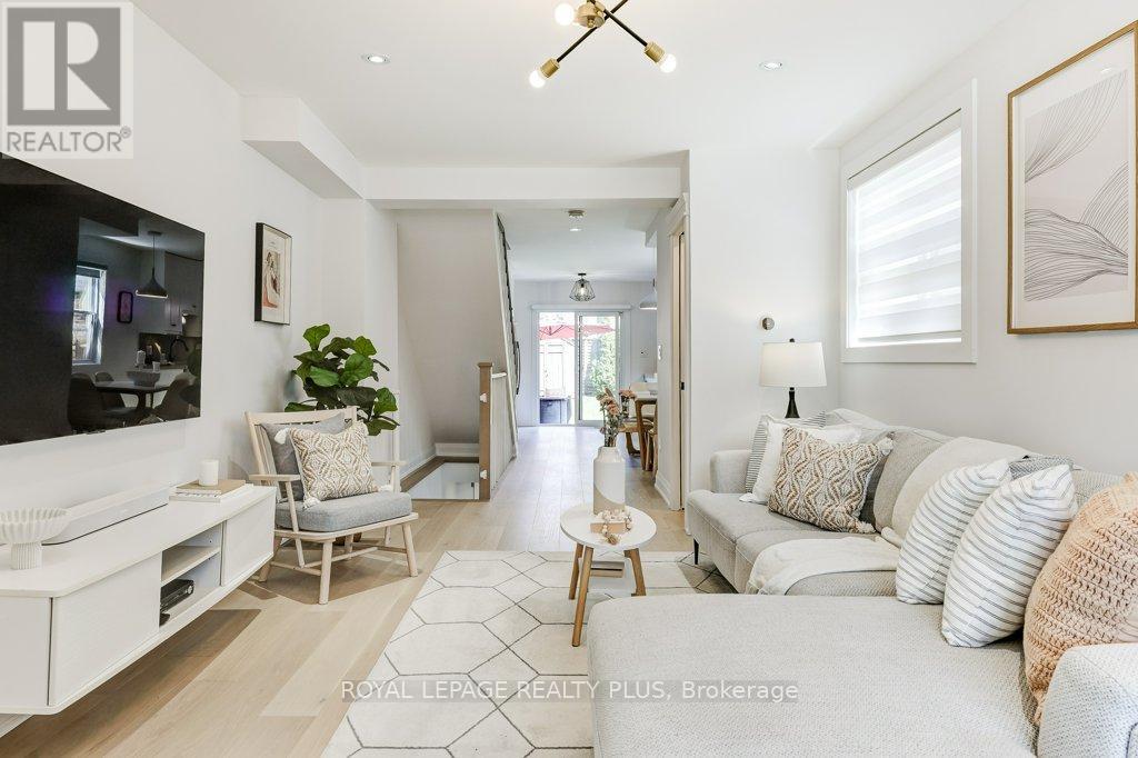 55 Rhodes Avenue, Toronto, Ontario  M4L 2Z8 - Photo 3 - E13057220