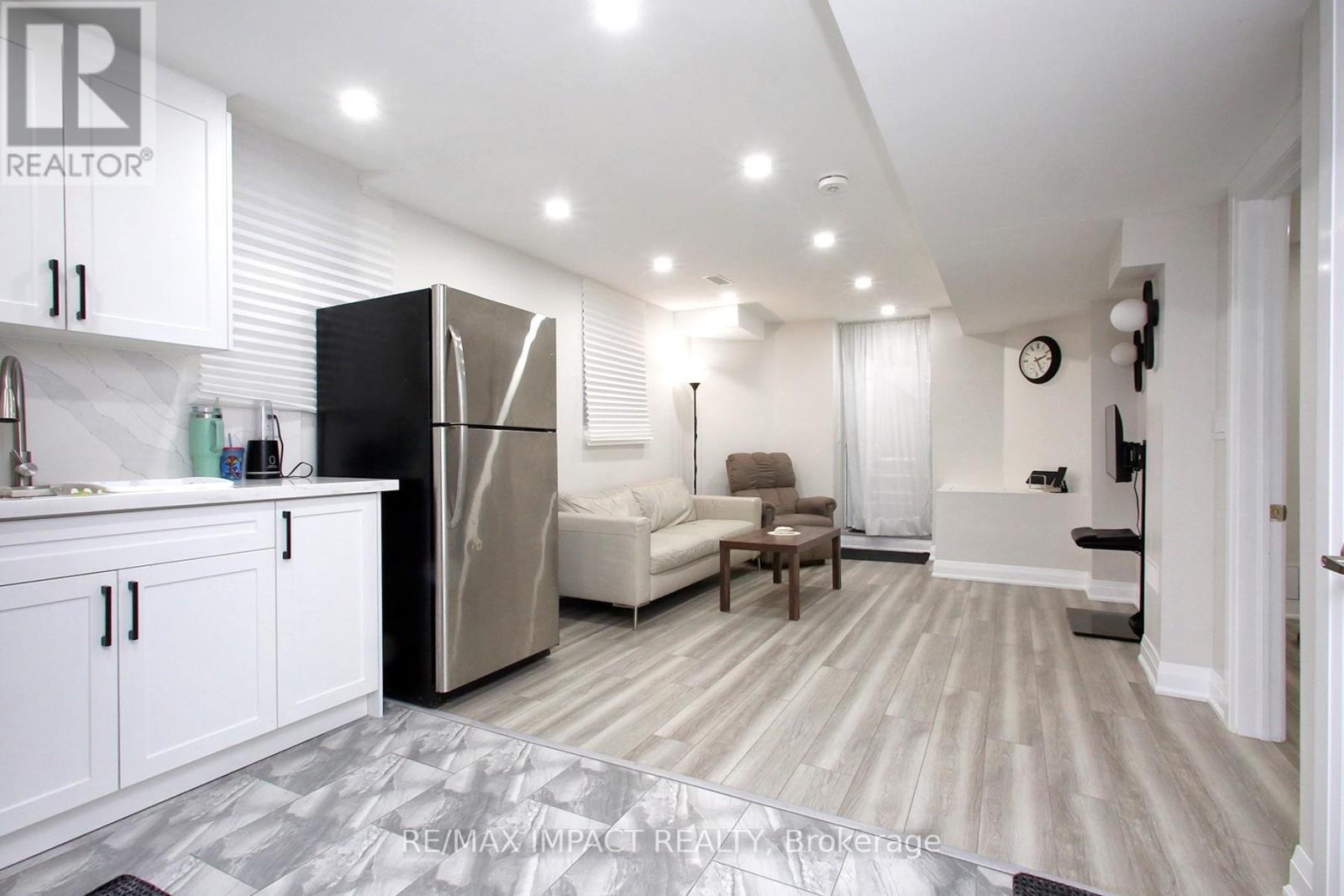 7303 Lantern Fly Hollow, Mississauga, Ontario  L5W 1K3 - Photo 23 - W13061926