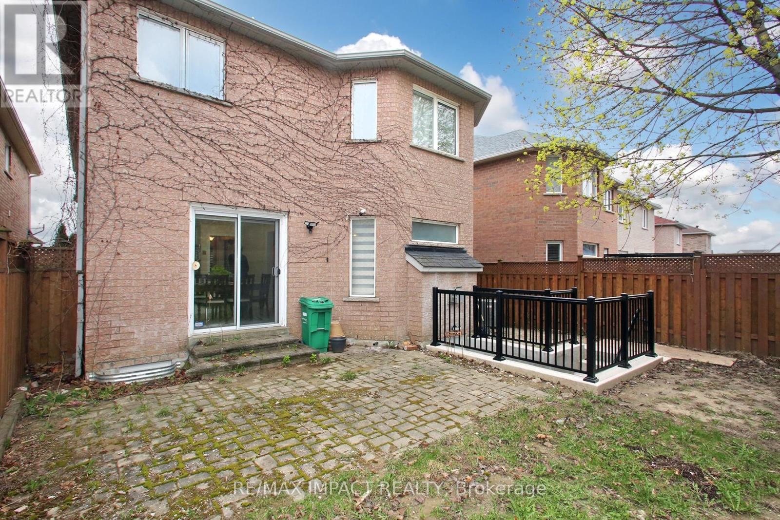 7303 Lantern Fly Hollow, Mississauga, Ontario  L5W 1K3 - Photo 32 - W13061926