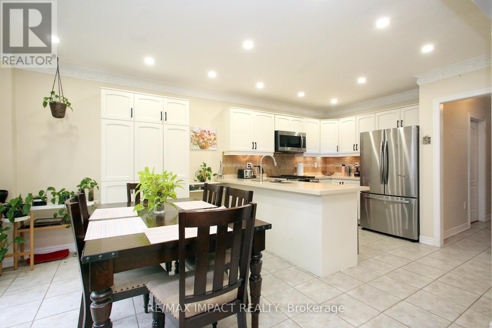 7303 Lantern Fly Hollow, Mississauga, Ontario  L5W 1K3 - Photo 8 - W13061926