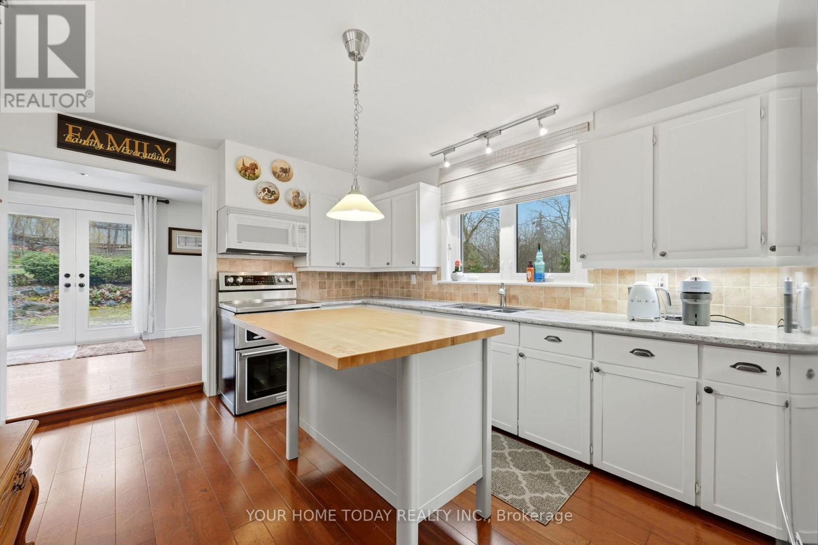 36 Queen Street, Halton Hills, Ontario  L7G 2E6 - Photo 11 - W13062040