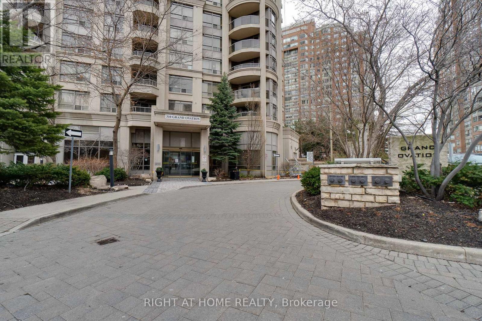 1713 - 310 BURNHAMTHORPE ROAD, Mississauga, Ontario