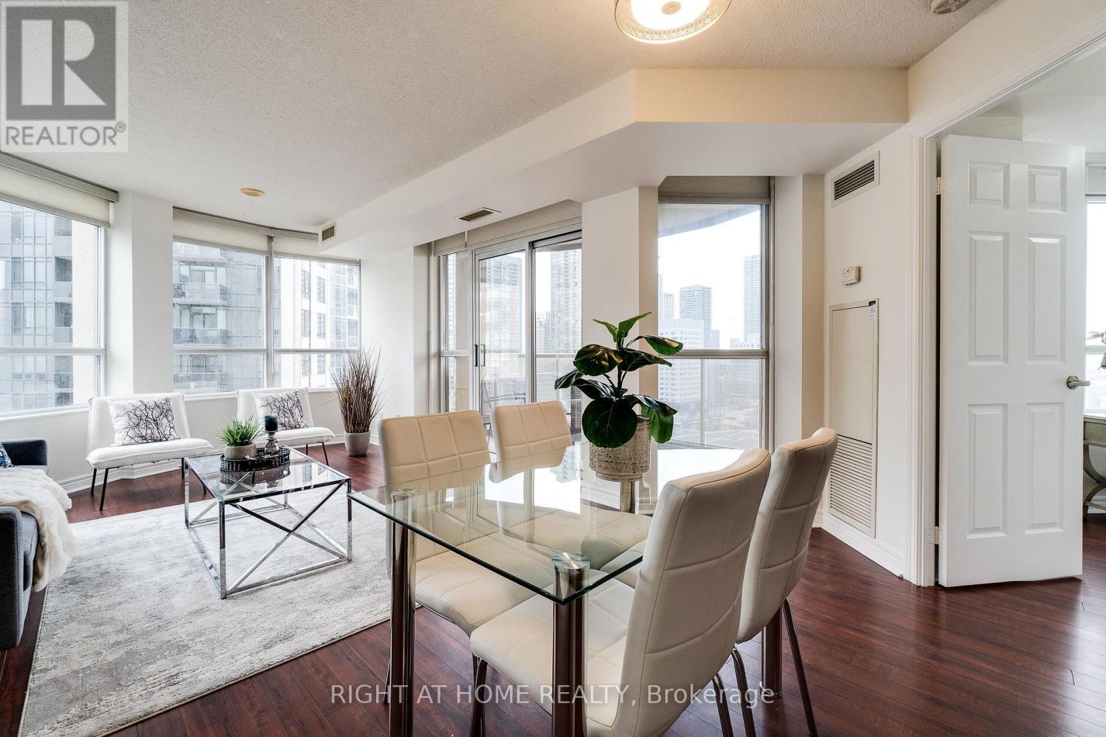 1713 - 310 Burnhamthorpe Road, Mississauga, Ontario  L5B 4P9 - Photo 13 - W13062044