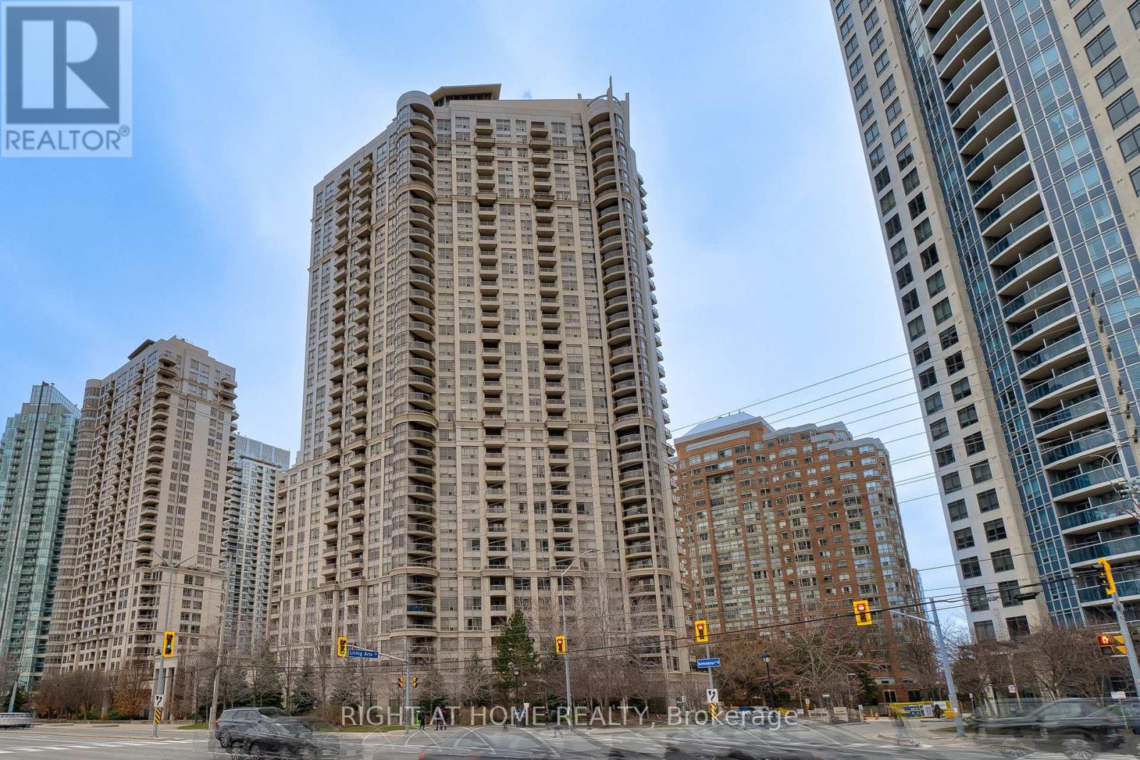 1713 - 310 Burnhamthorpe Road, Mississauga, Ontario  L5B 4P9 - Photo 2 - W13062044
