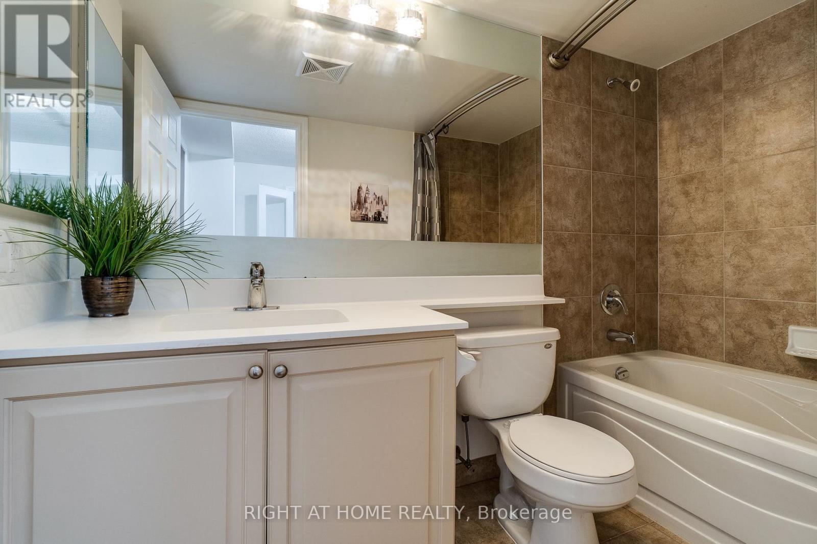 1713 - 310 Burnhamthorpe Road, Mississauga, Ontario  L5B 4P9 - Photo 27 - W13062044