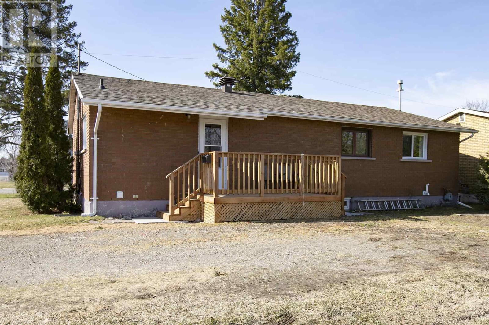 2 Winfield Dr, Sault Ste. Marie, Ontario  P6C 2M9 - Photo 5 - SM260779