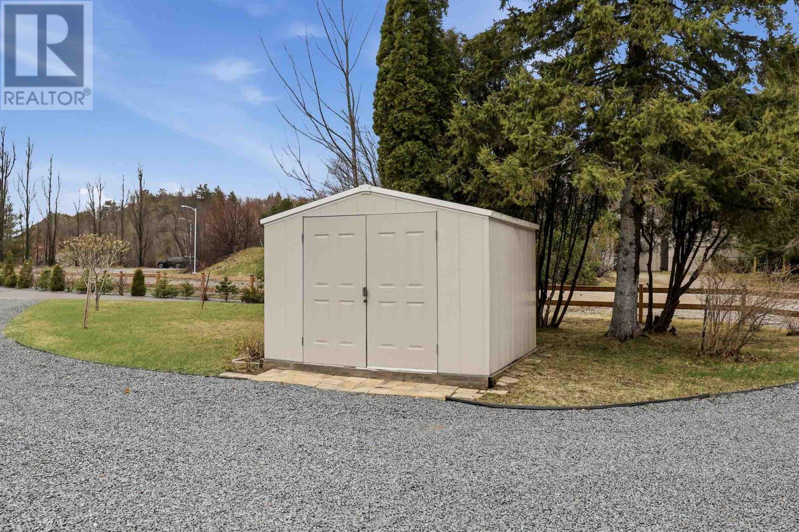 4851 Second Lin W, Sault Ste. Marie, Ontario  P6A 6K4 - Photo 36 - SM260812