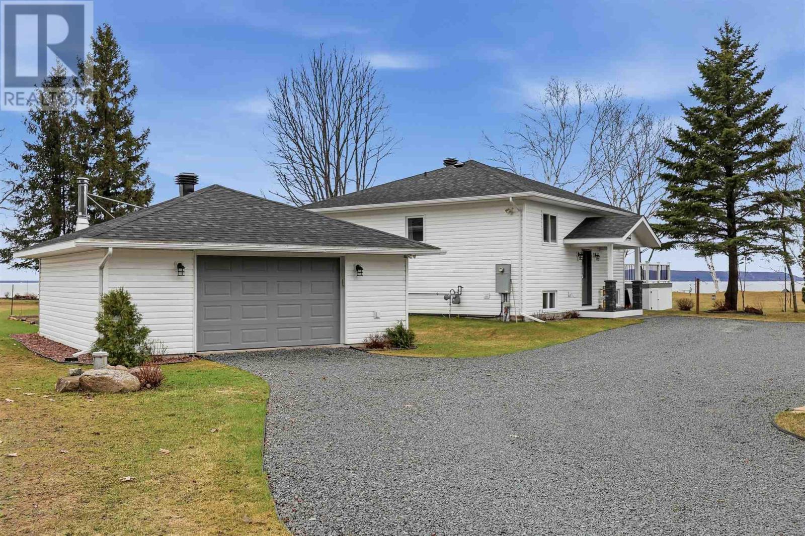 4851 Second Lin W, Sault Ste. Marie, Ontario  P6A 6K4 - Photo 5 - SM260812