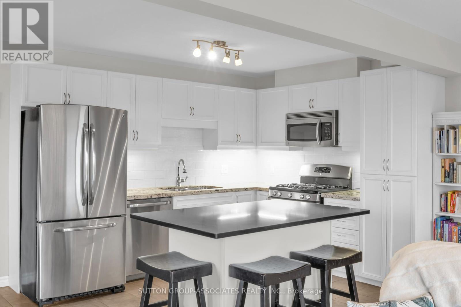 166 Maple Street, Mapleton, Ontario  N0G 1P0 - Photo 10 - X13061792