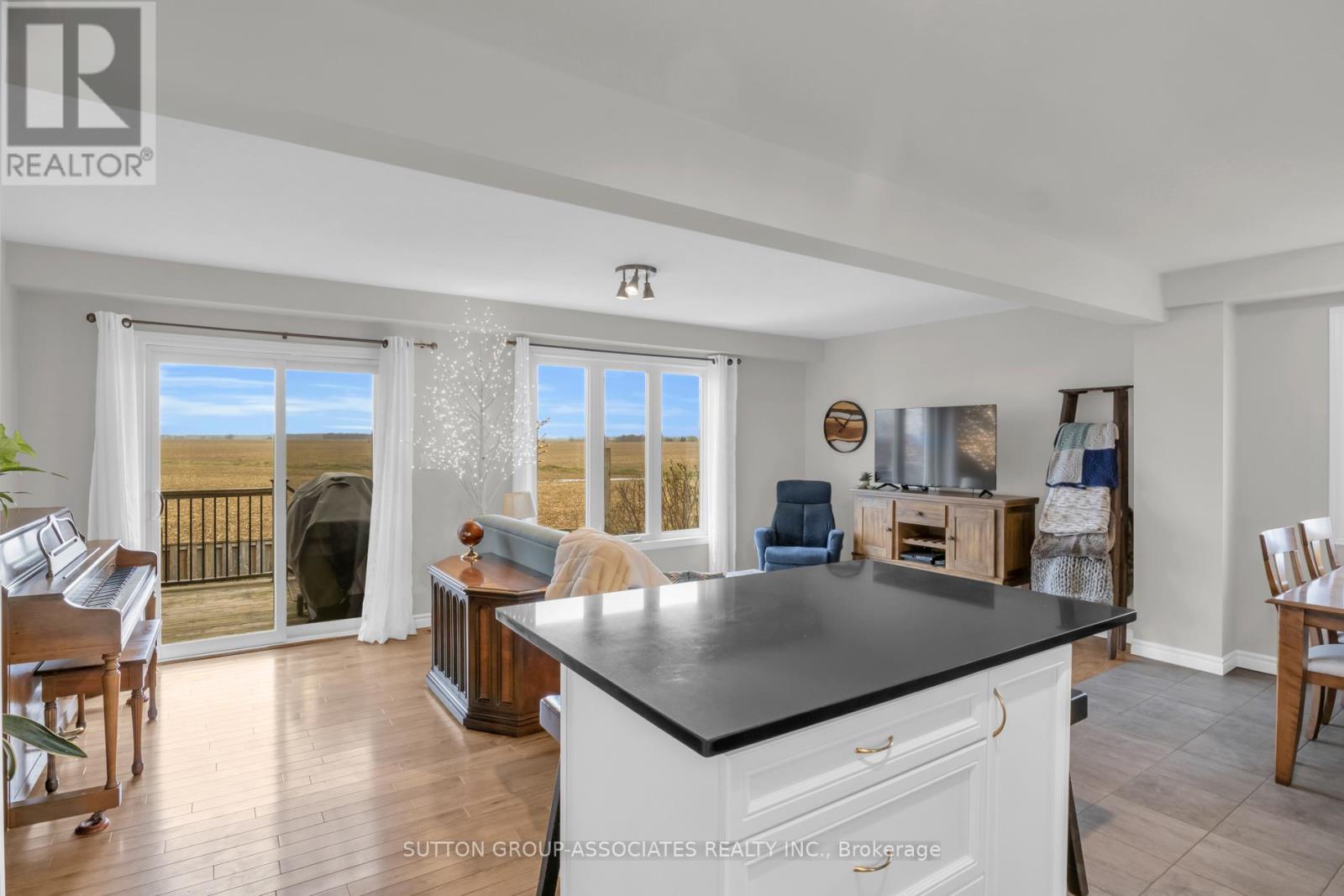 166 Maple Street, Mapleton, Ontario  N0G 1P0 - Photo 9 - X13061792