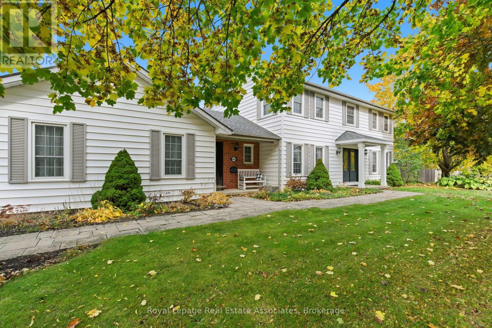 1 Meander Close, Hamilton, Ontario  L0R 1H1 - Photo 2 - X13062066