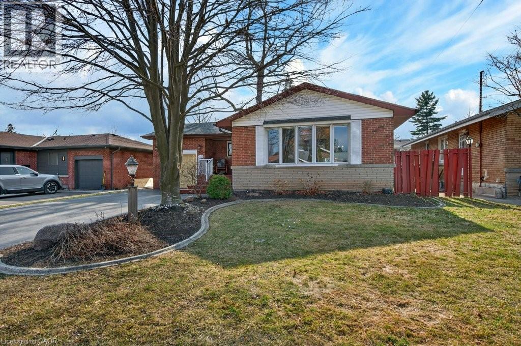 362 Pepper Drive, Burlington, Ontario  L7R 3C9 - Photo 2 - 40811280