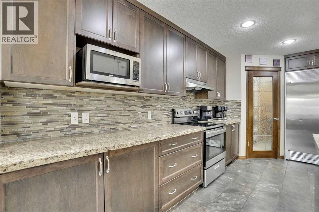 300 Coopers Hill SW, Airdrie, Alberta  T4B 0S1 - Photo 7 - A2295022