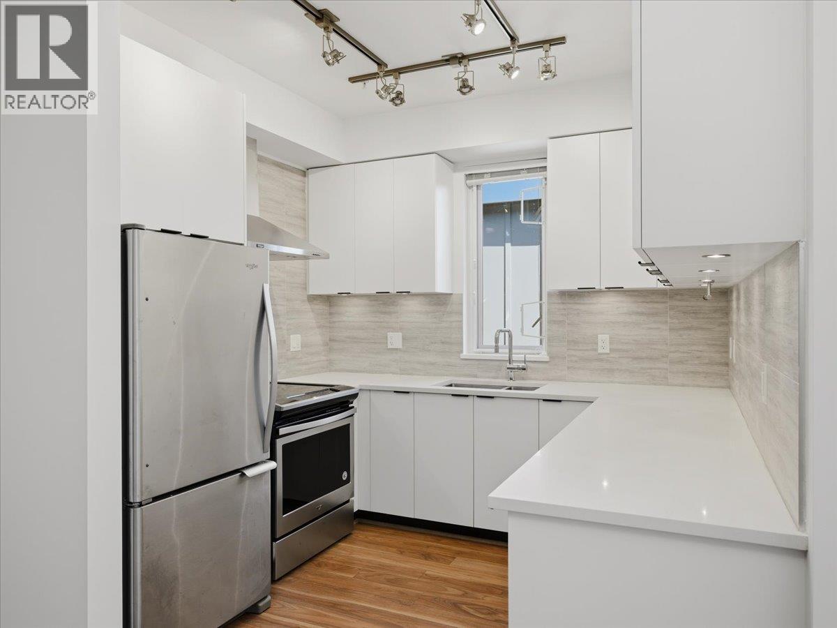 Ph29 5355 Lane Street, Burnaby, British Columbia  V5H 0H1 - Photo 5 - R3117273