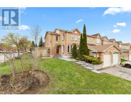 62 WOODSTONE PLACE, Whitby, Ontario