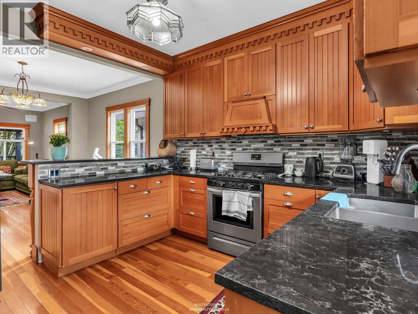 822 E 22nd Avenue, Vancouver, British Columbia  V5V 1V7 - Photo 9 - R3117705