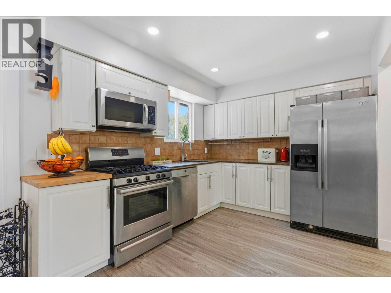 713 Appleyard Court, Port Moody, British Columbia  V3H 3X1 - Photo 2 - R3117721