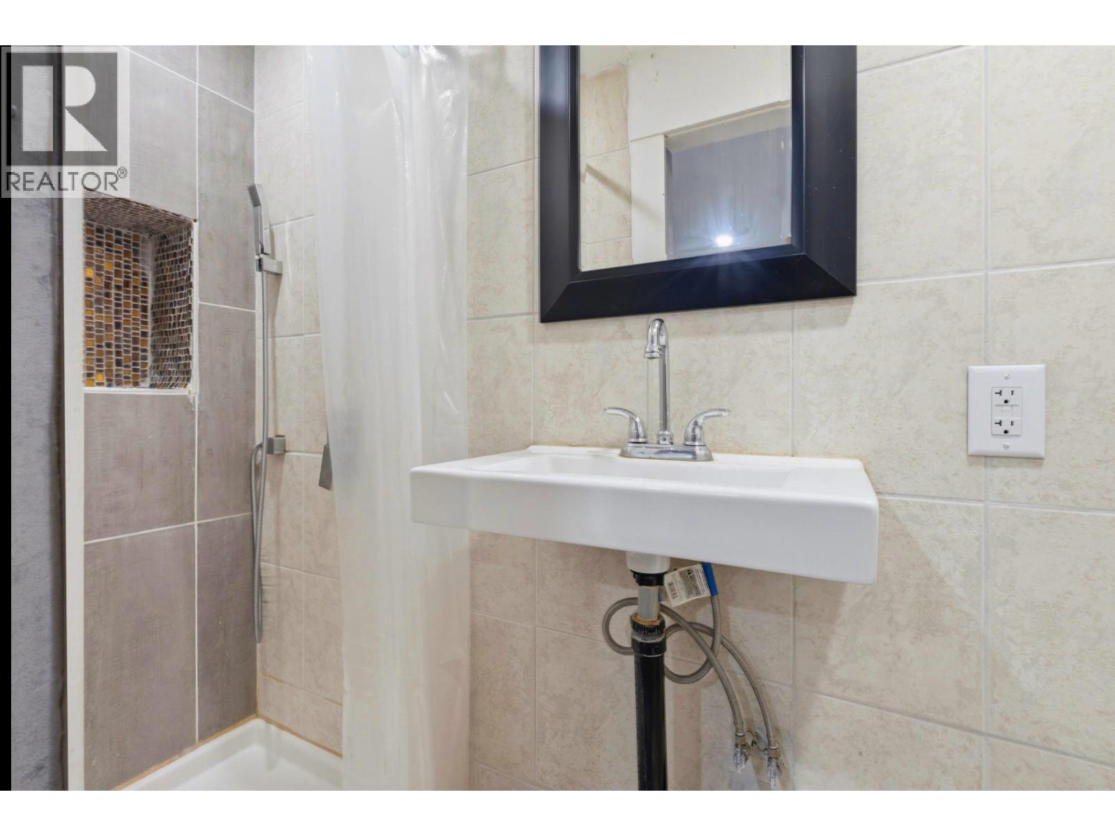 713 Appleyard Court, Port Moody, British Columbia  V3H 3X1 - Photo 24 - R3117721