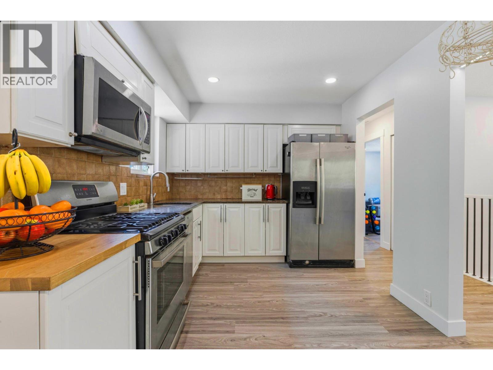 713 Appleyard Court, Port Moody, British Columbia  V3H 3X1 - Photo 4 - R3117721