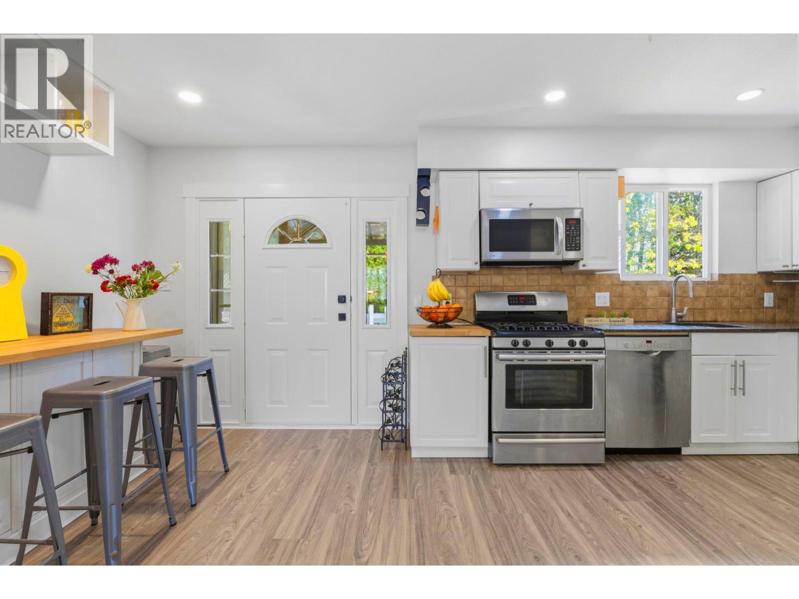 713 Appleyard Court, Port Moody, British Columbia  V3H 3X1 - Photo 5 - R3117721