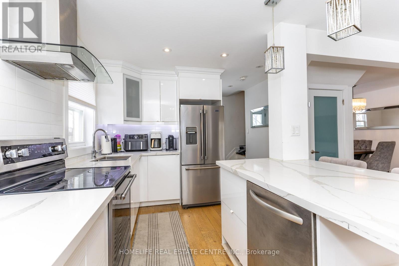 172 Calvington Drive, Toronto, Ontario  M3M 2M9 - Photo 8 - W12977494