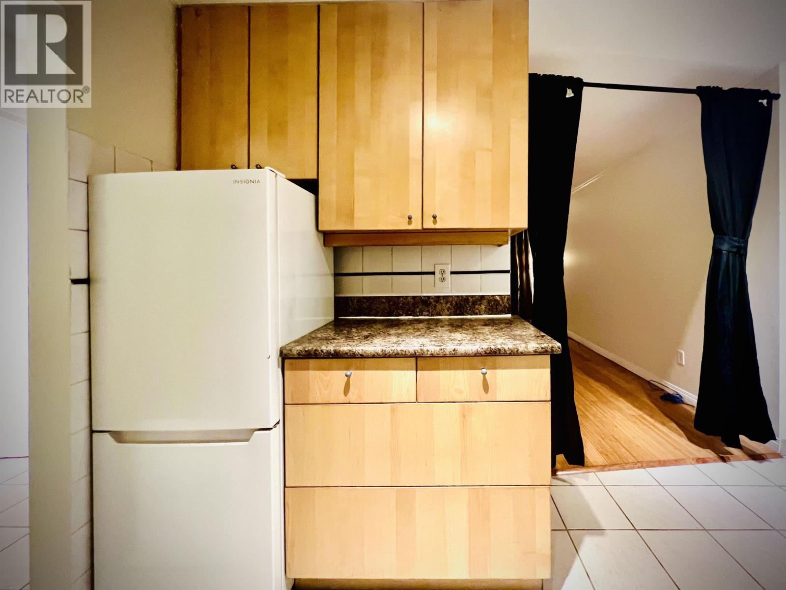 9 140 20th Street, North Vancouver, British Columbia  V7L 3A4 - Photo 2 - R3117732