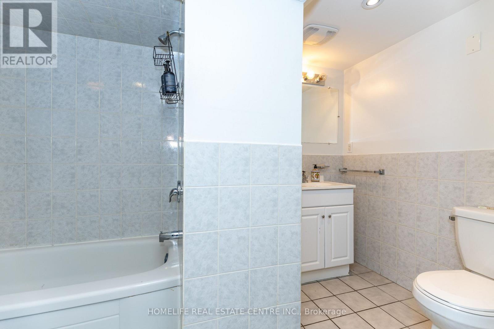 172 Calvington Drive, Toronto, Ontario  M3M 2M9 - Photo 22 - W12977494