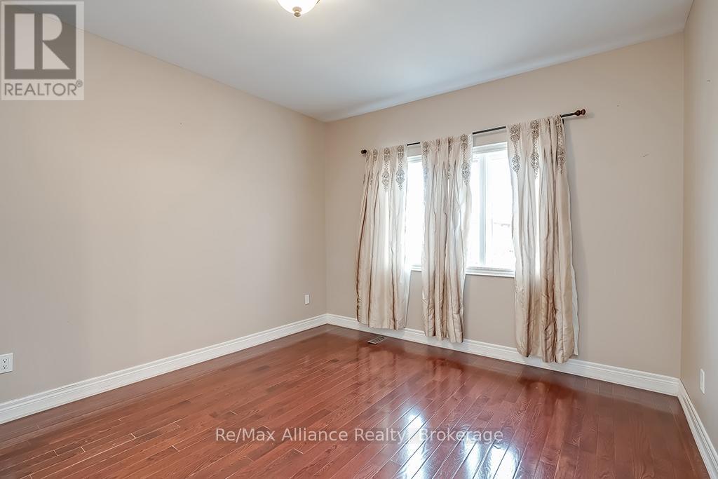 1527 Arrowhead Road, Oakville, Ontario  L6H 7V6 - Photo 23 - W12765956