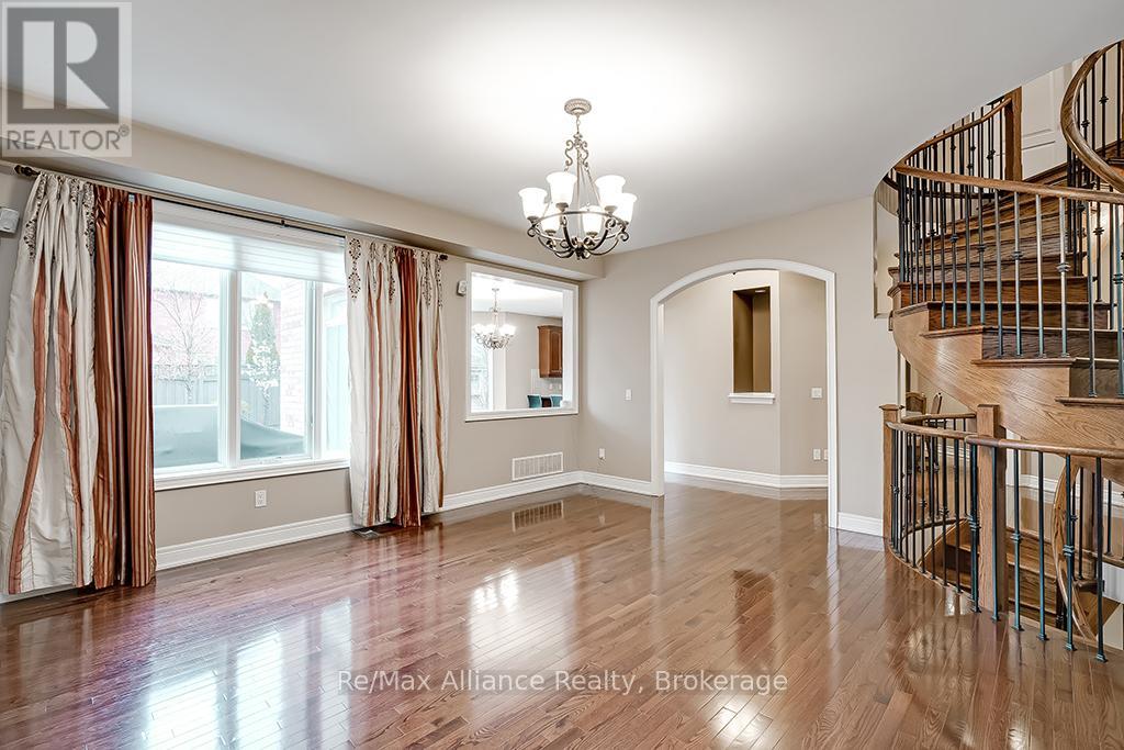 1527 Arrowhead Road, Oakville, Ontario  L6H 7V6 - Photo 8 - W12765956