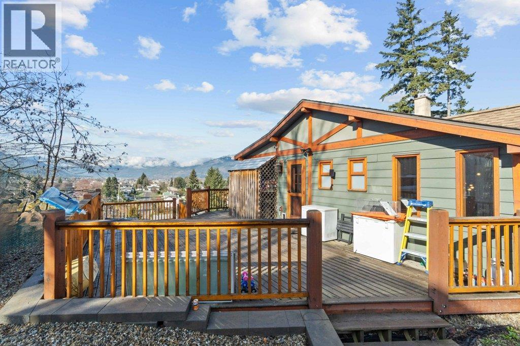 1321 10 Avenue Ne, Salmon Arm, British Columbia  V1E 2V6 - Photo 8 - 10383237