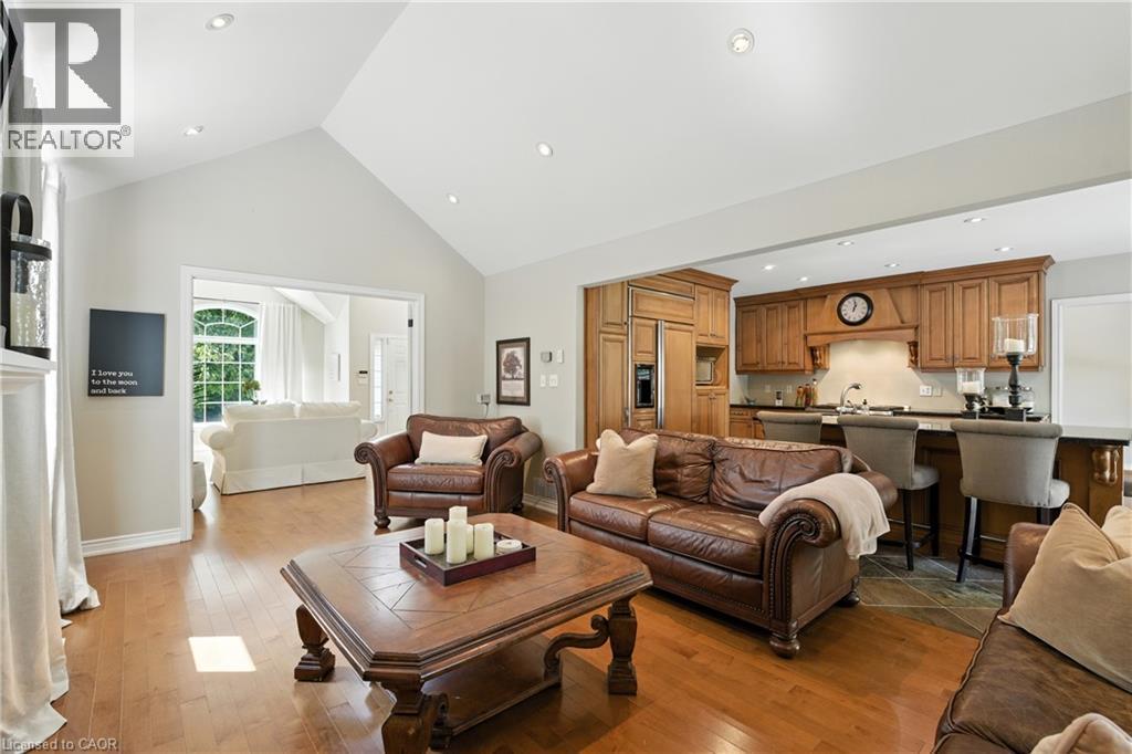 2139 Bushtrail Court, Burlington, Ontario  L7M 4B2 - Photo 8 - 40771233