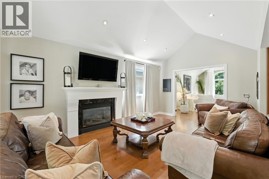 2139 Bushtrail Court, Burlington, Ontario  L7M 4B2 - Photo 7 - 40771233