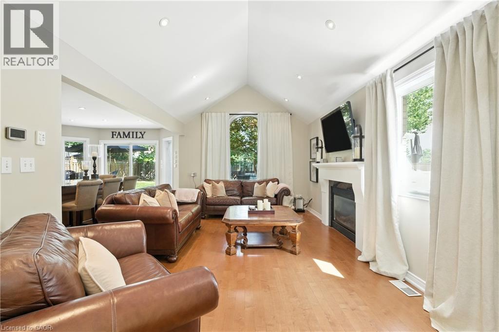 2139 Bushtrail Court, Burlington, Ontario  L7M 4B2 - Photo 9 - 40771233