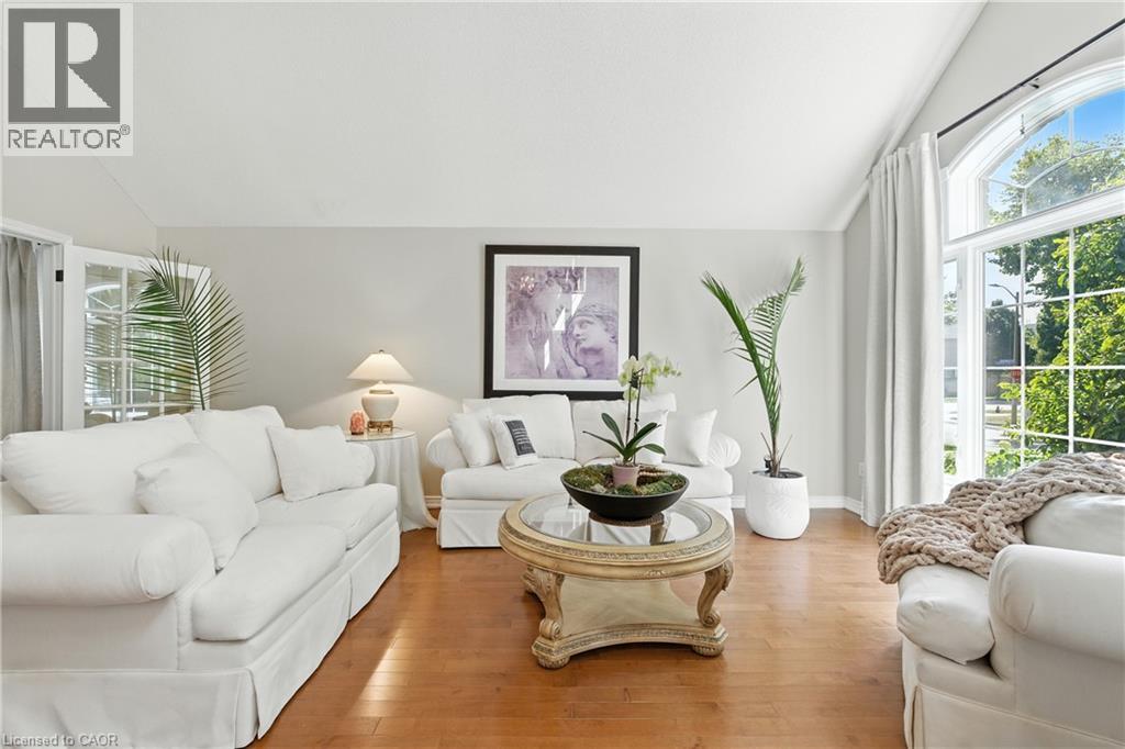 2139 Bushtrail Court, Burlington, Ontario  L7M 4B2 - Photo 3 - 40771233