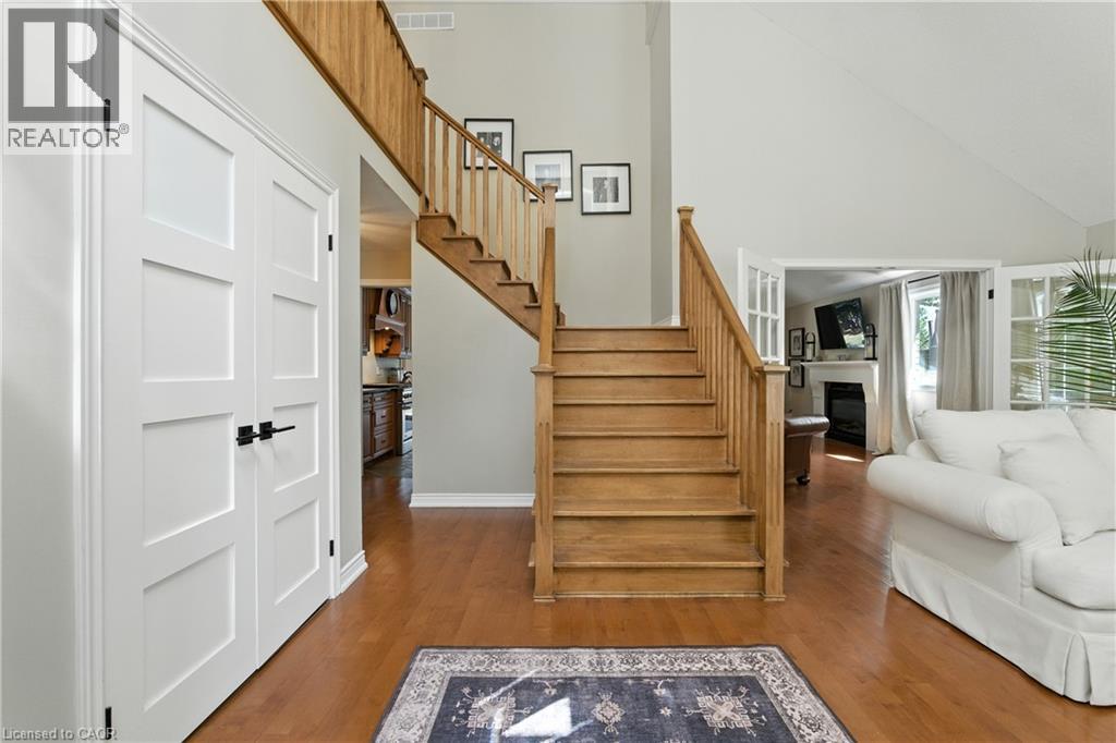 2139 Bushtrail Court, Burlington, Ontario  L7M 4B2 - Photo 2 - 40771233